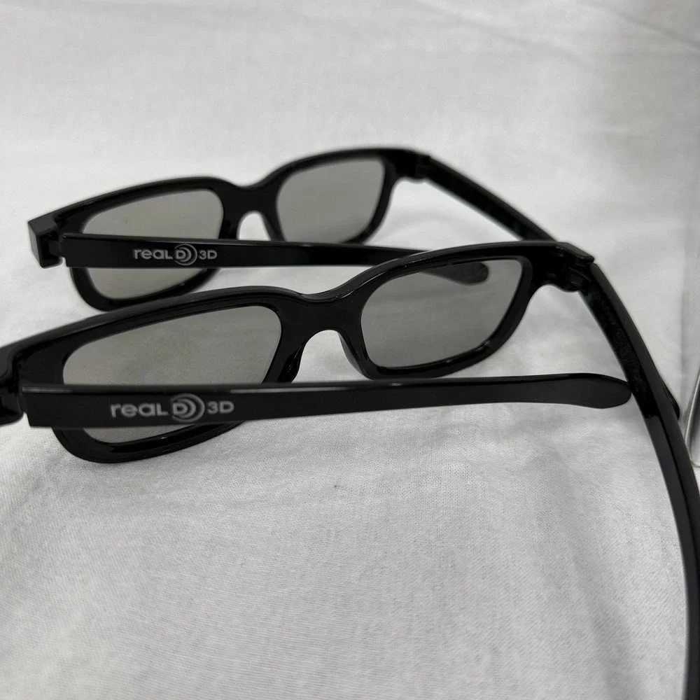 VIZIO RealD 3D Glasses‎ 5 Pairs With Cleaning Cloth New In Box